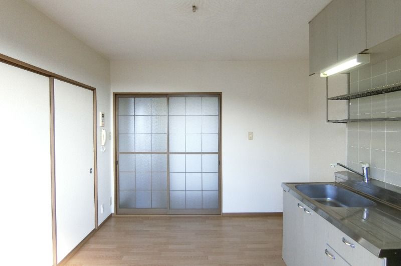 �y�����E���r���O�z�@