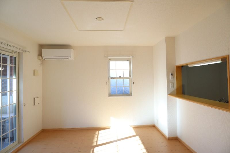 �y�����E���r���O�z�@