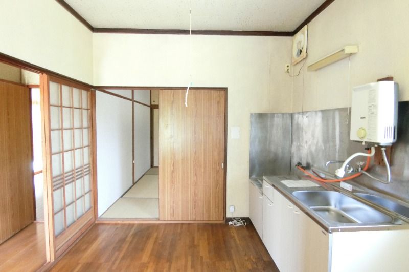 �y�����E���r���O�z�@