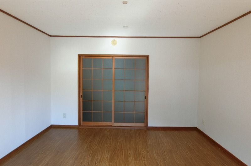 �y�����E���r���O�z�@