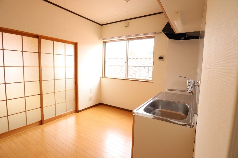 �y�L�b�`���z�@