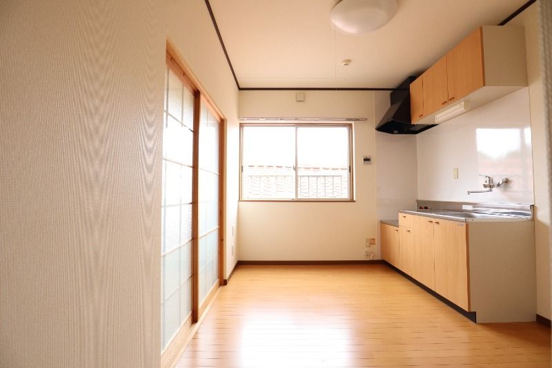 �y���ԁE���r���O�z�@