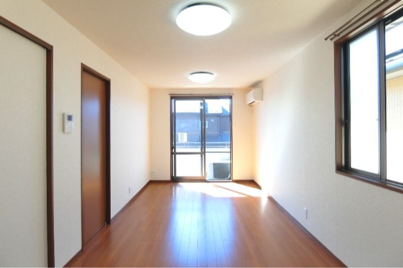 �y���ԁE���r���O�z�@