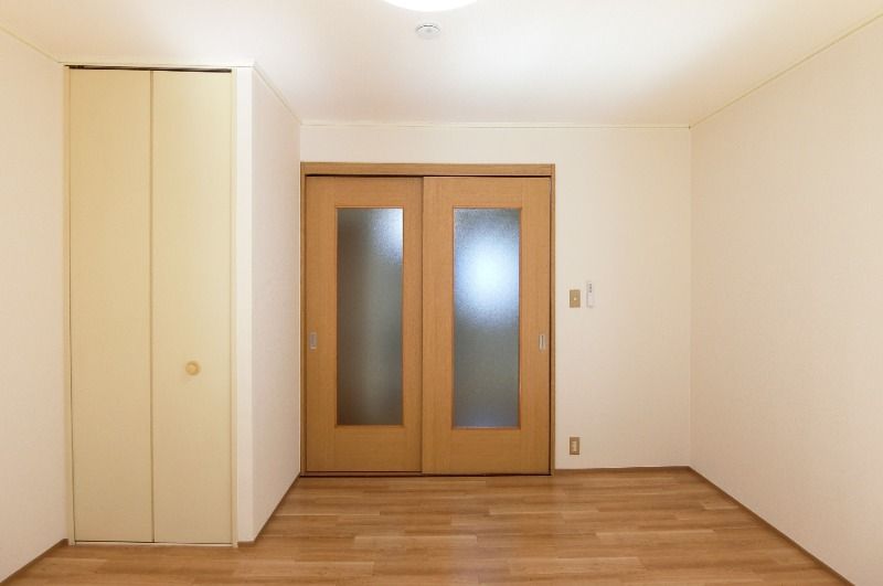 �y�����E���r���O�z�@