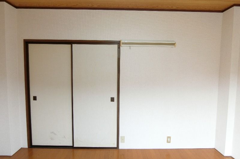 �y�����E���r���O�z�@