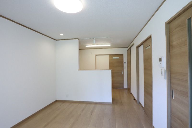 �y�����E���r���O�z�@