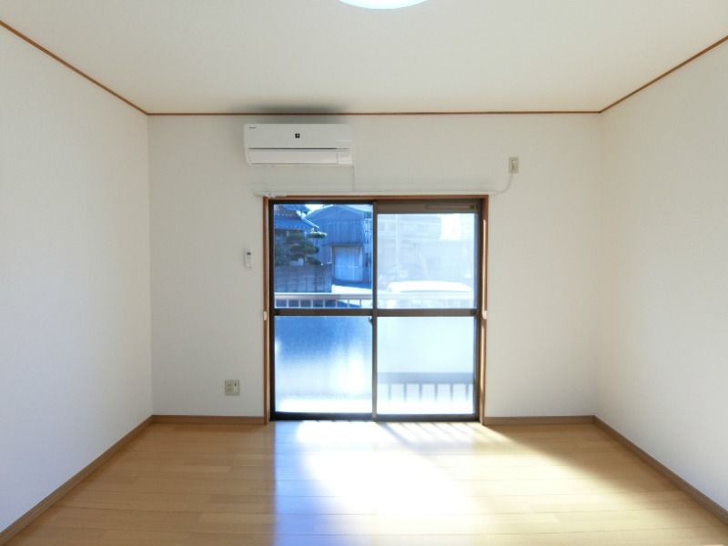 �y���ԁE���r���O�z�@���^�C�v