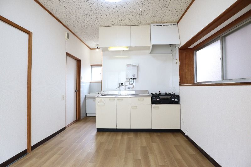 �y�����E���r���O�z�@