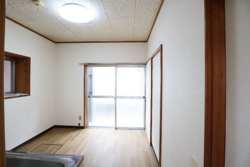 �y���ԁE���r���O�z�@