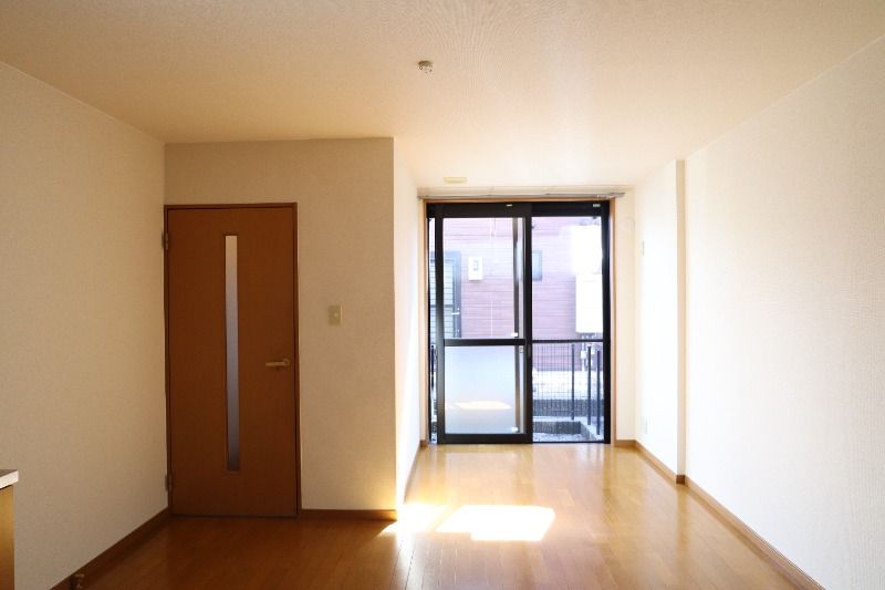 �y�����E���r���O�z�@