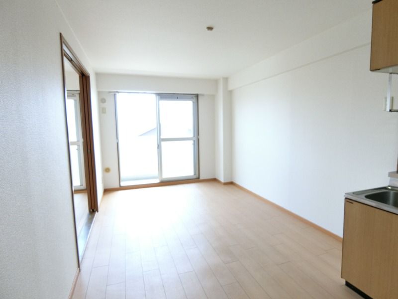 �y���ԁE���r���O�z�@