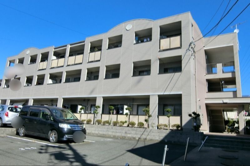 サンプラザ出口の外観