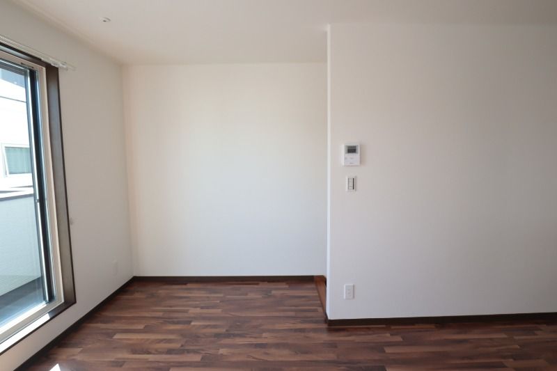 �y�����E���r���O�z�@