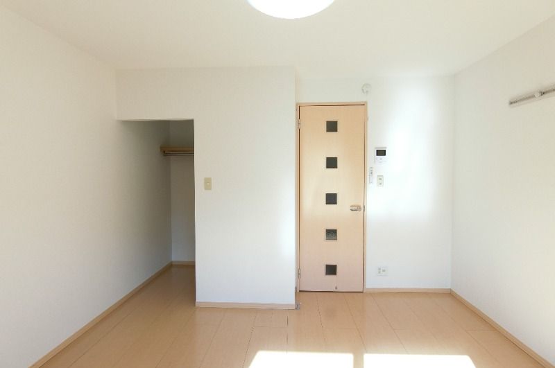 �y�����E���r���O�z�@