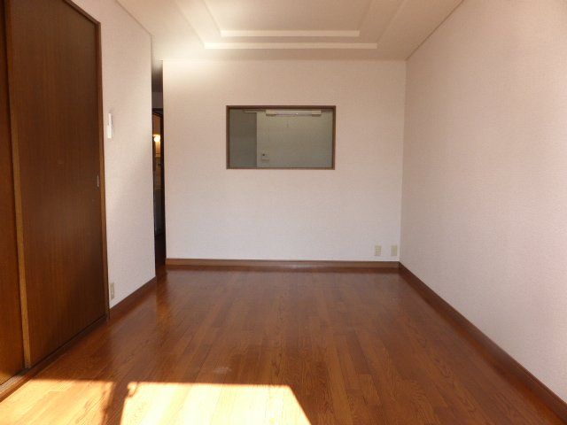 �y���ԁE���r���O�z�@���r���O�i�C���[�W�j