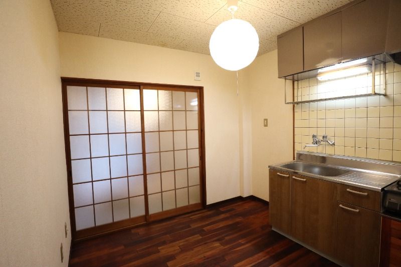 �y�����E���r���O�z�@