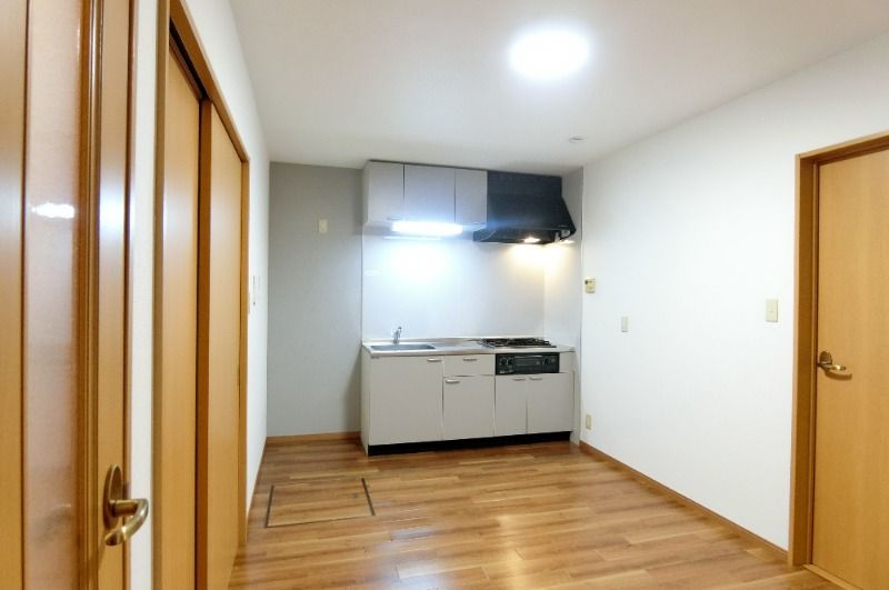 �y���ԁE���r���O�z�@