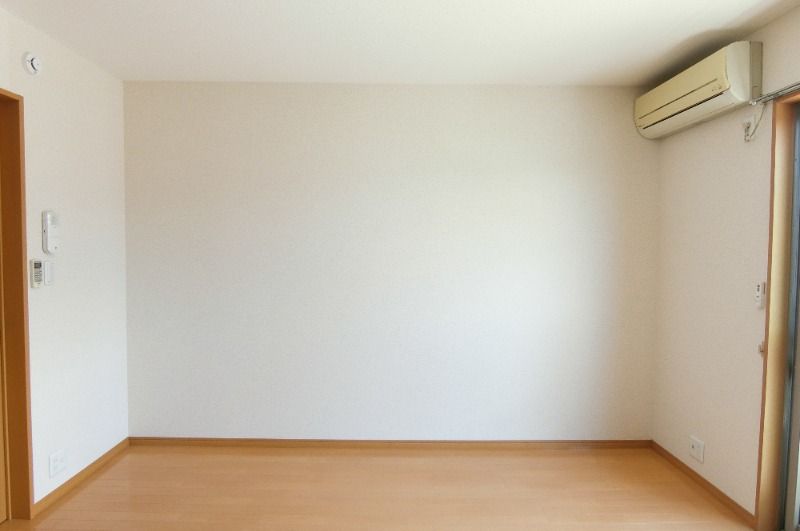 �y�����E���r���O�z�@