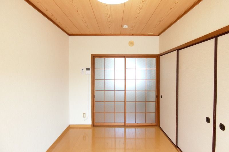 �y�����E���r���O�z�@