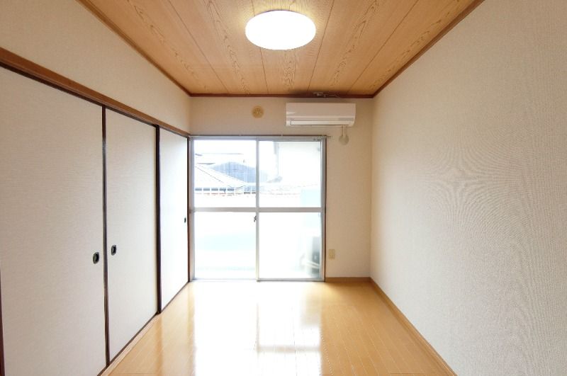 �y���ԁE���r���O�z�@