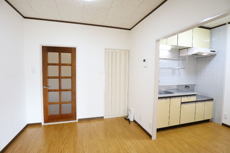 �y���ԁE���r���O�z�@