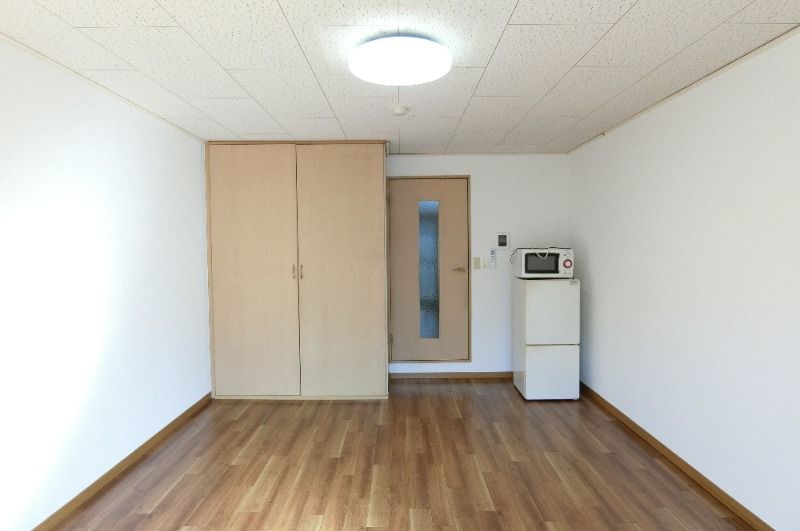 �y�����E���r���O�z�@