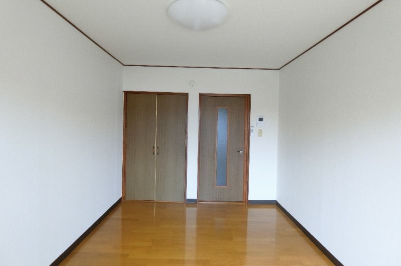 �y�����E���r���O�z�@