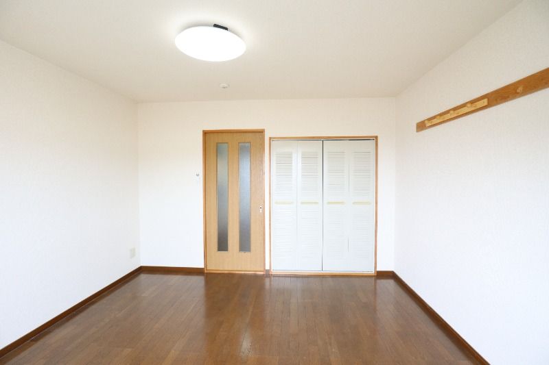 �y�����E���r���O�z�@