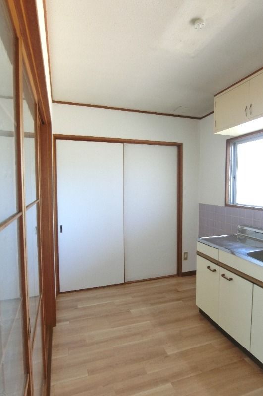 �y�����E���r���O�z�@