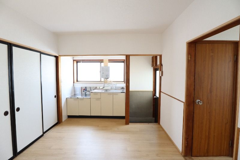 �y���ԁE���r���O�z�@