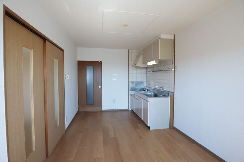 �y�����E���r���O�z�@