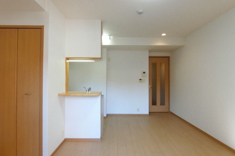 �y�����E���r���O�z�@