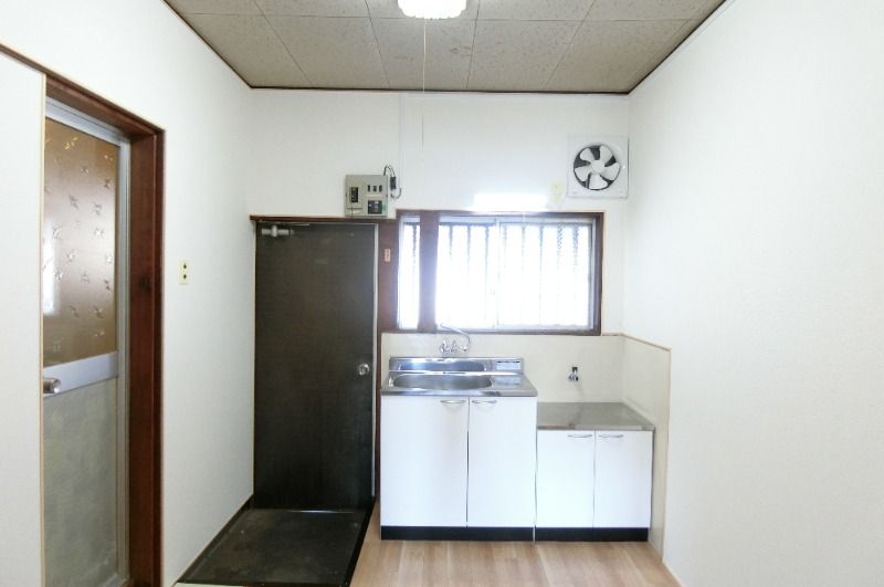 �y�L�b�`���z�@