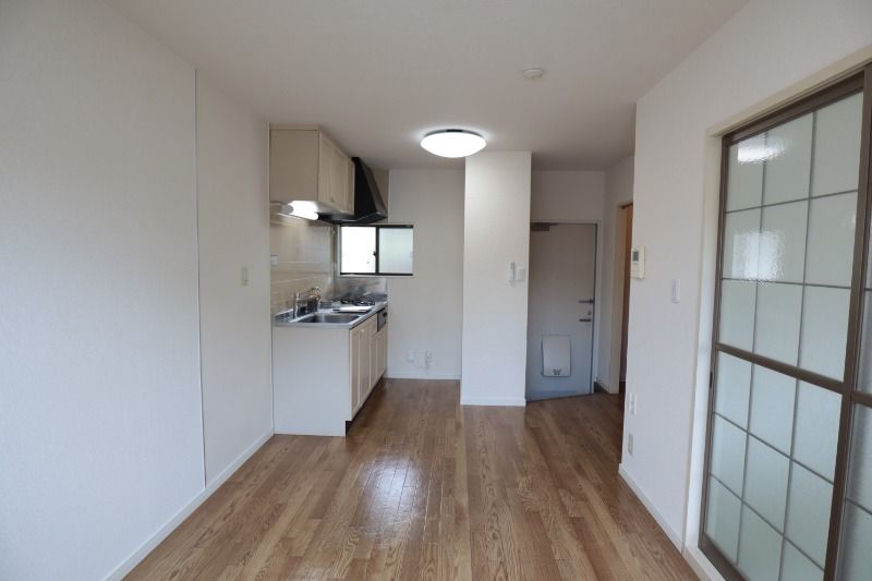 �y�����E���r���O�z�@