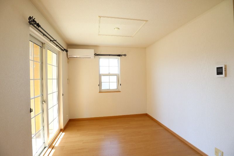 �y�����E���r���O�z�@