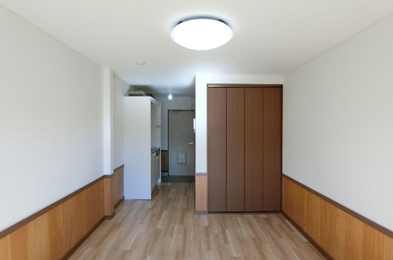 �y�����E���r���O�z�@