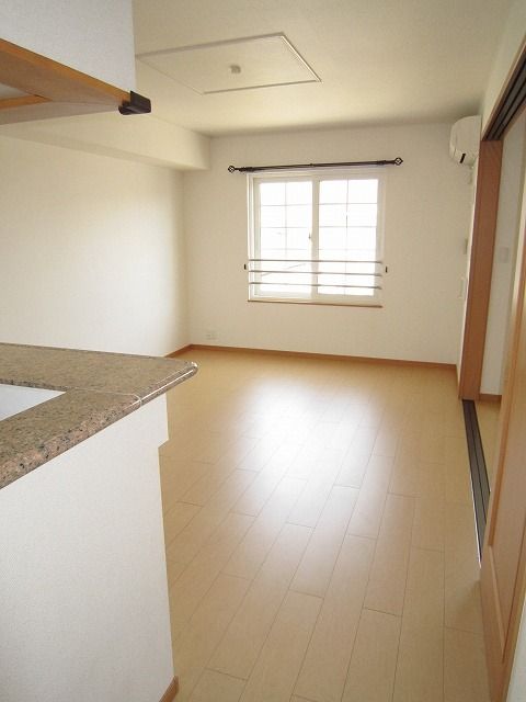 �y���ԁE���r���O�z�@