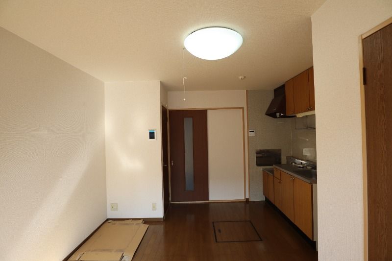 �y�����E���r���O�z�@