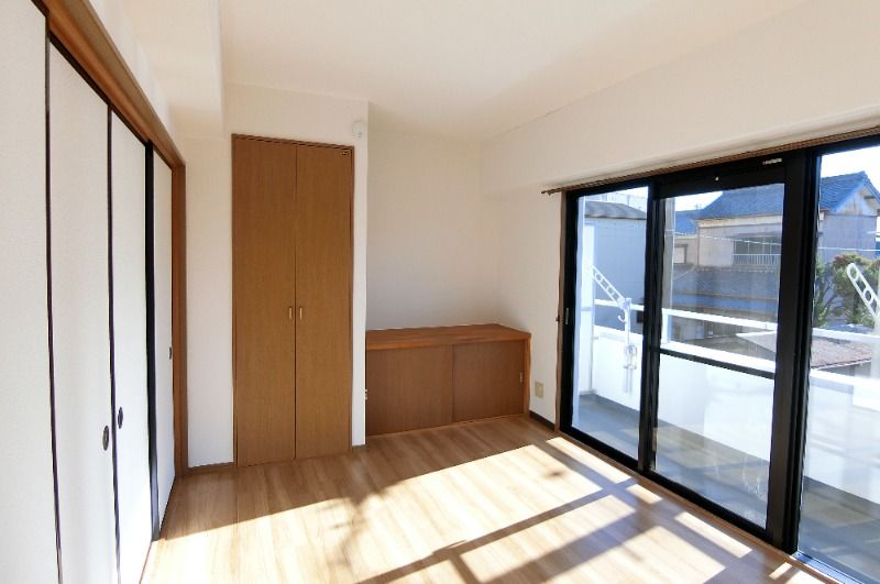 �y���ԁE���r���O�z�@