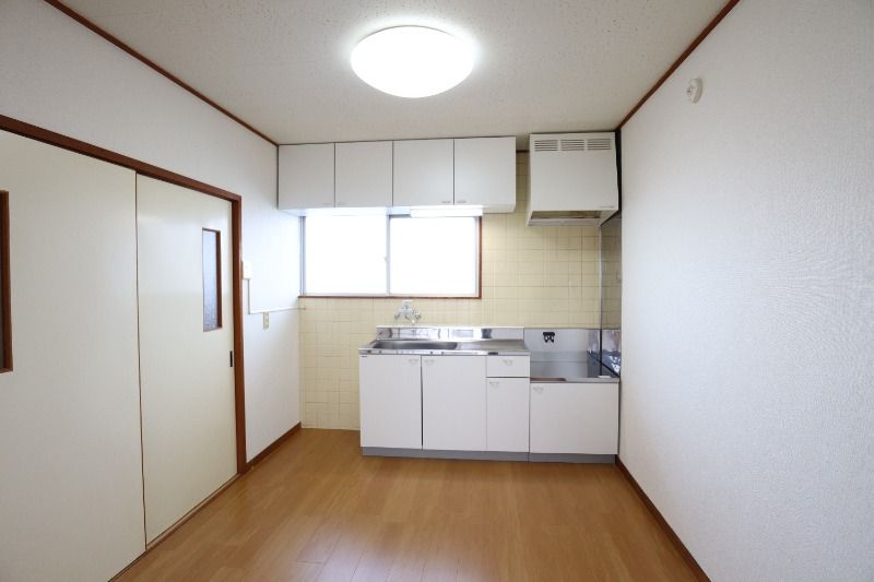 �y���ԁE���r���O�z�@