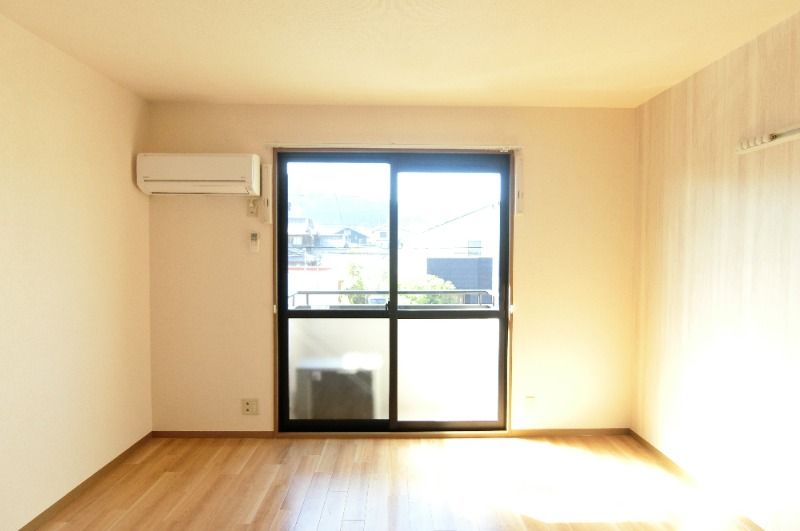 �y���ԁE���r���O�z�@