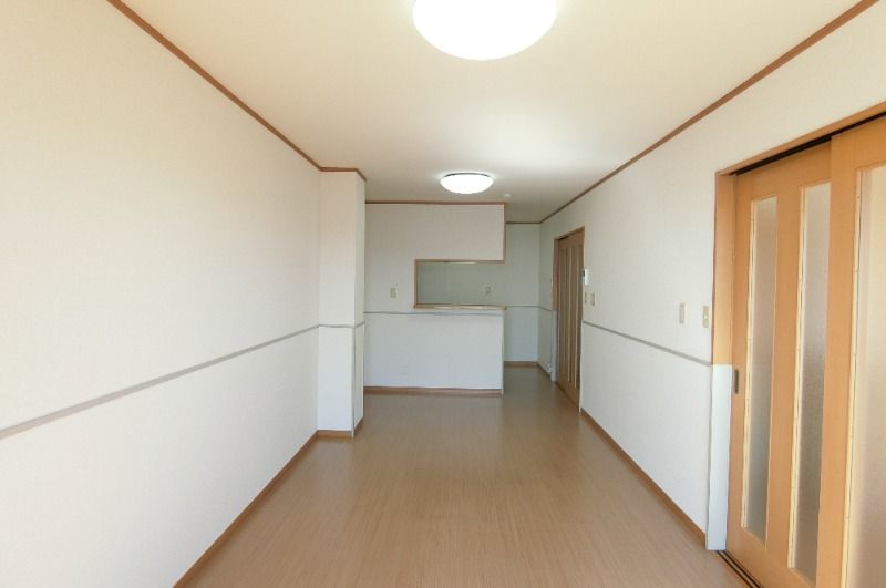 �y�����E���r���O�z�@