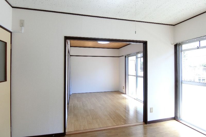 �y�����E���r���O�z�@