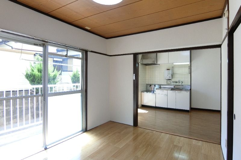 �y���ԁE���r���O�z�@