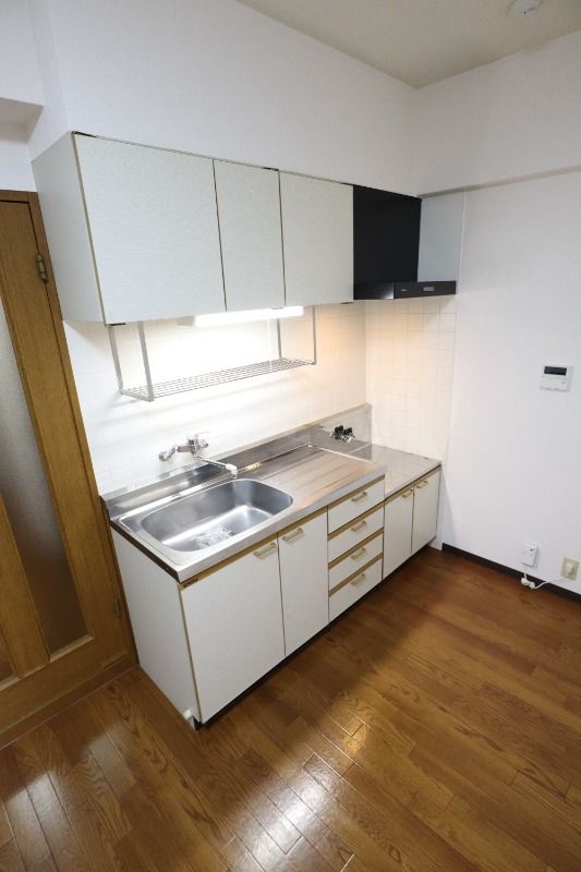 �y�L�b�`���z�@