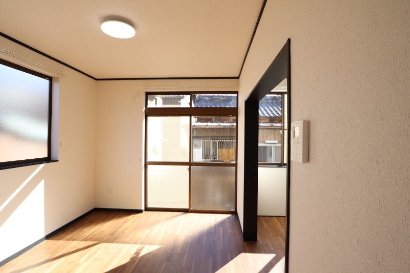 �y�����E���r���O�z�@