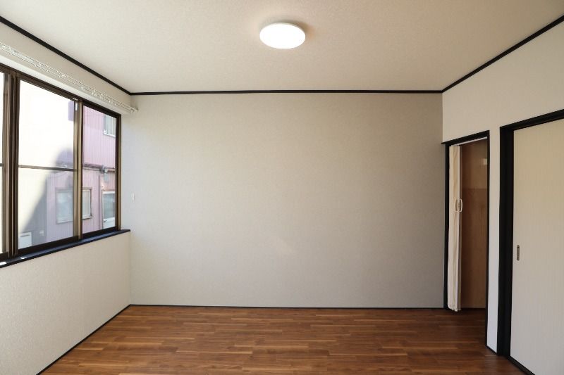 �y�����E���r���O�z�@