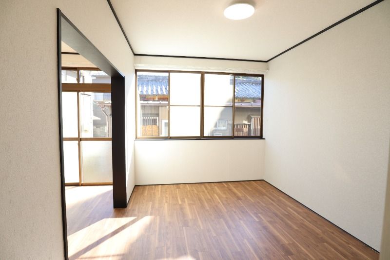 �y���ԁE���r���O�z�@