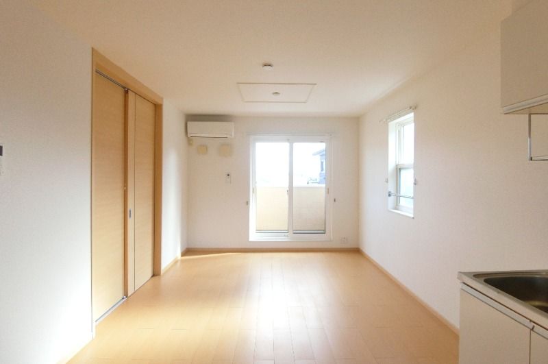 �y���ԁE���r���O�z�@