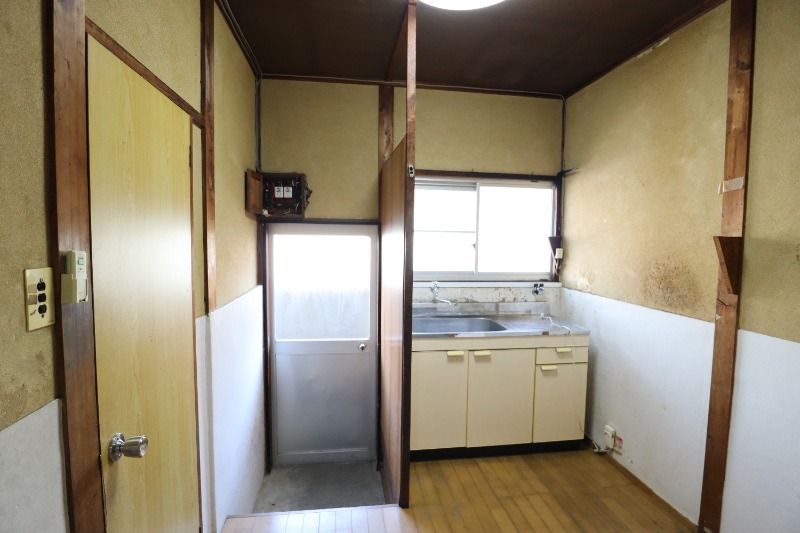 �y�����E���r���O�z�@